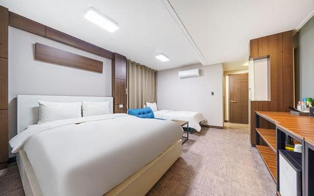 Twin Room - Pet Friendly