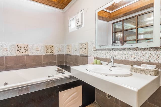Honeymoon Double Room, Jetted Tub, Mountain View