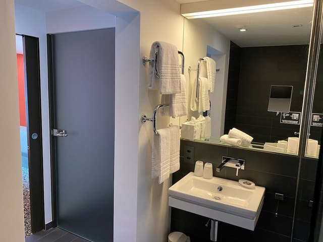 Junior Room, Lake View