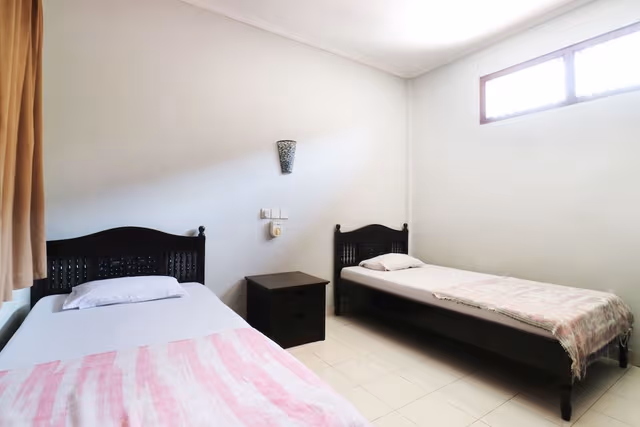 Economy Room