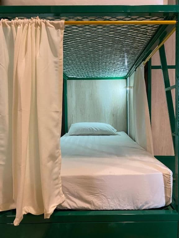 Bed in 10-Bed Mixed Dormitory Room with Shared Bathroom