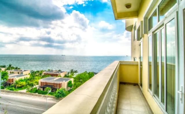 Deluxe Quadruple Room, Partial Sea View