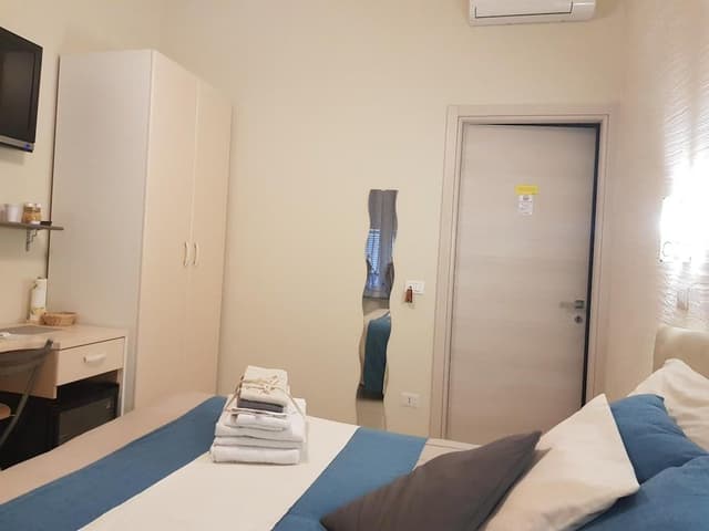 Basic Double Room, 1 Queen Bed