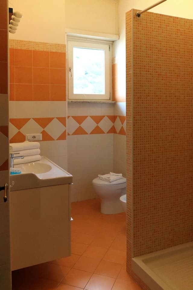 Apartment, 2 Bedrooms, 2 Bathrooms, Partial Sea View