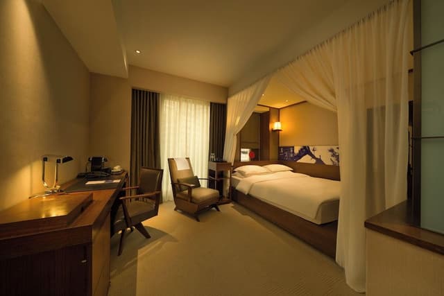 Standard Room, 1 Queen Bed