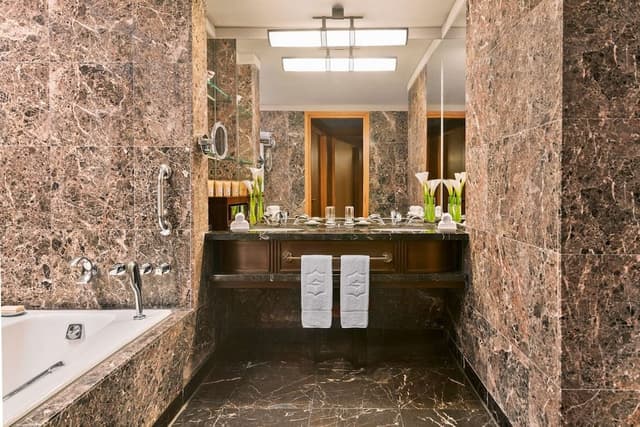 Specialty Suite