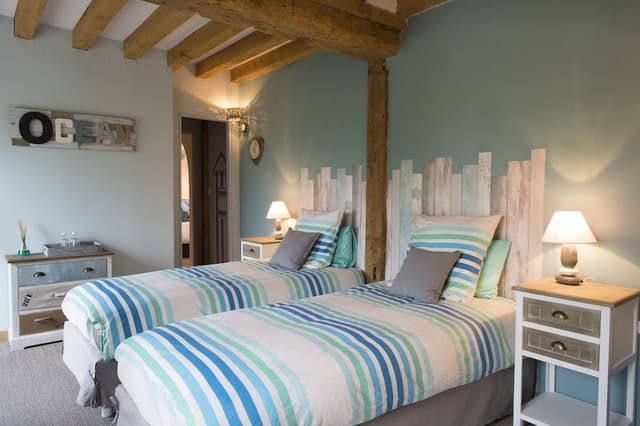 Family Room, 2 Bedrooms