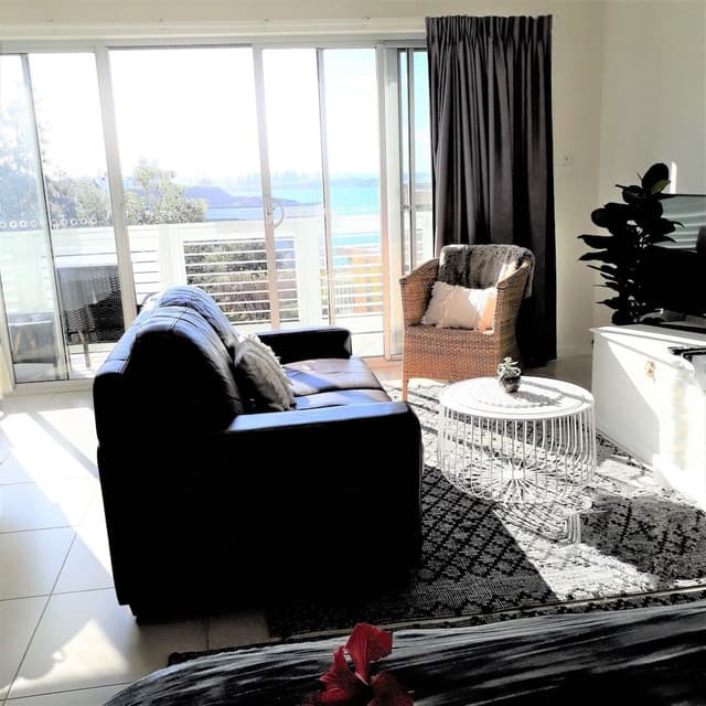 Superior Studio Suite, 1 Queen Bed, Balcony, Sea View