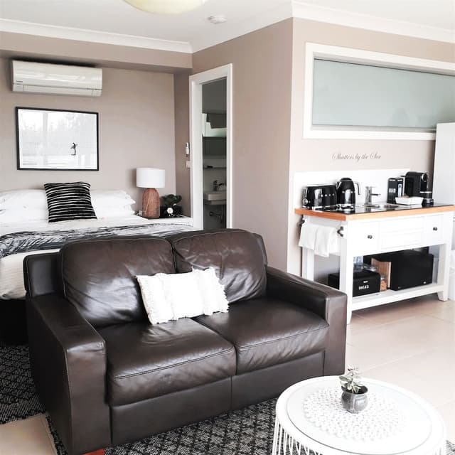 Superior Studio Suite, 1 Queen Bed, Balcony, Sea View