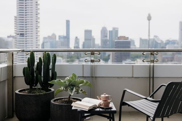 Suite, 1 King Bed, Balcony (City Skyline View, High Floor)