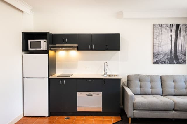 Queen Suite with Kitchen, No Pets
