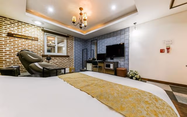 Suite Room