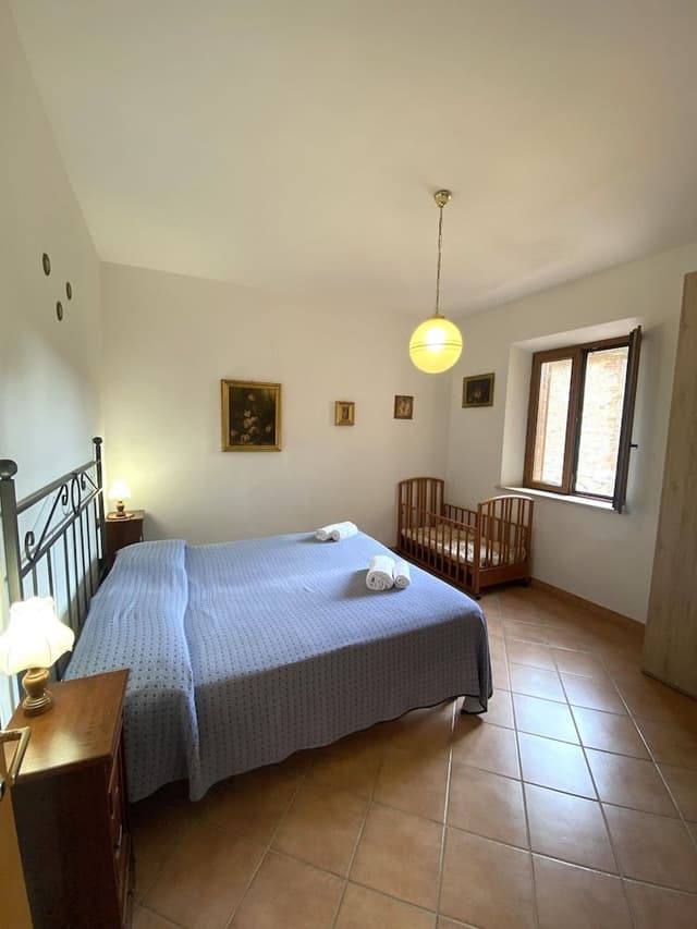 Basic House, 2 Bedrooms, Kitchen