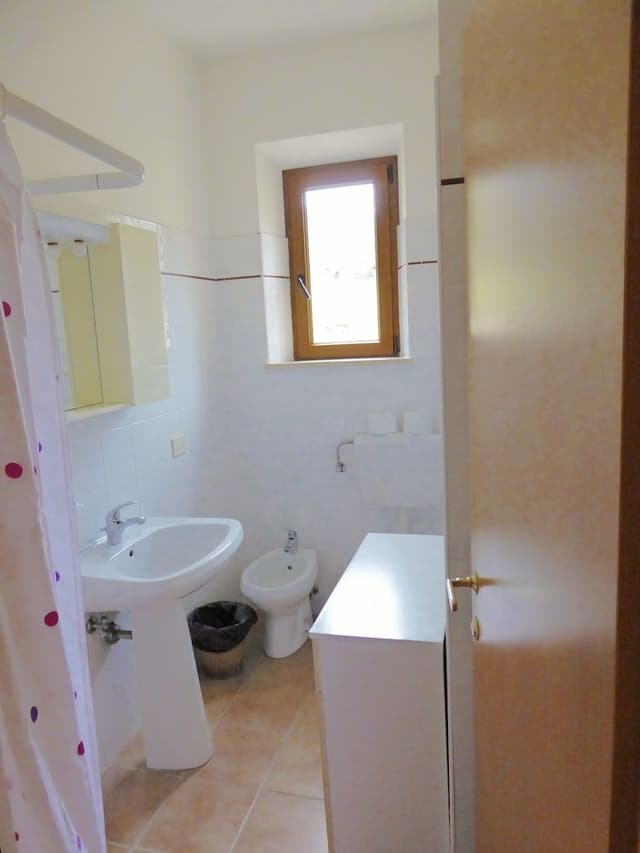 Basic House, 2 Bedrooms, Kitchen