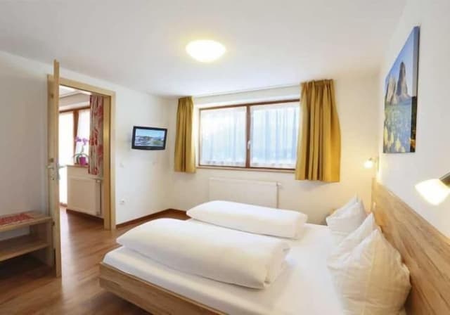 Panoramic Condo, 1 Bedroom, Balcony, Mountain View