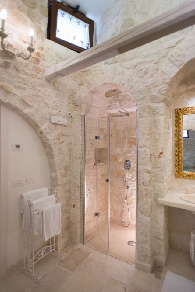 Traditional Suite, Jetted Tub