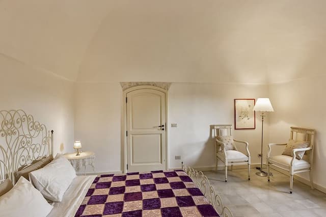 House, 5 Bedrooms