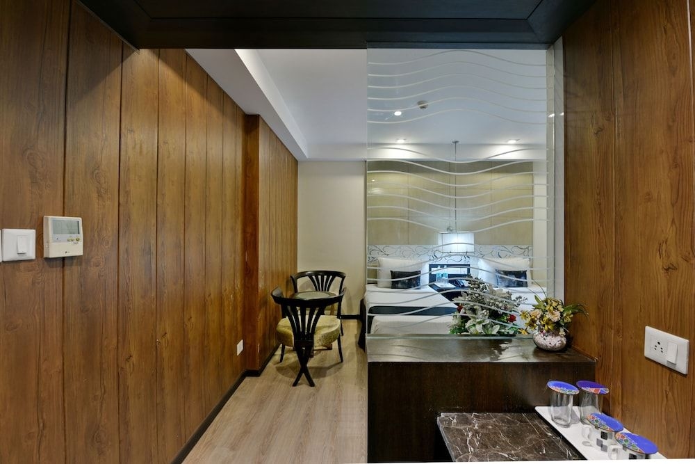 Imperial Apartments0