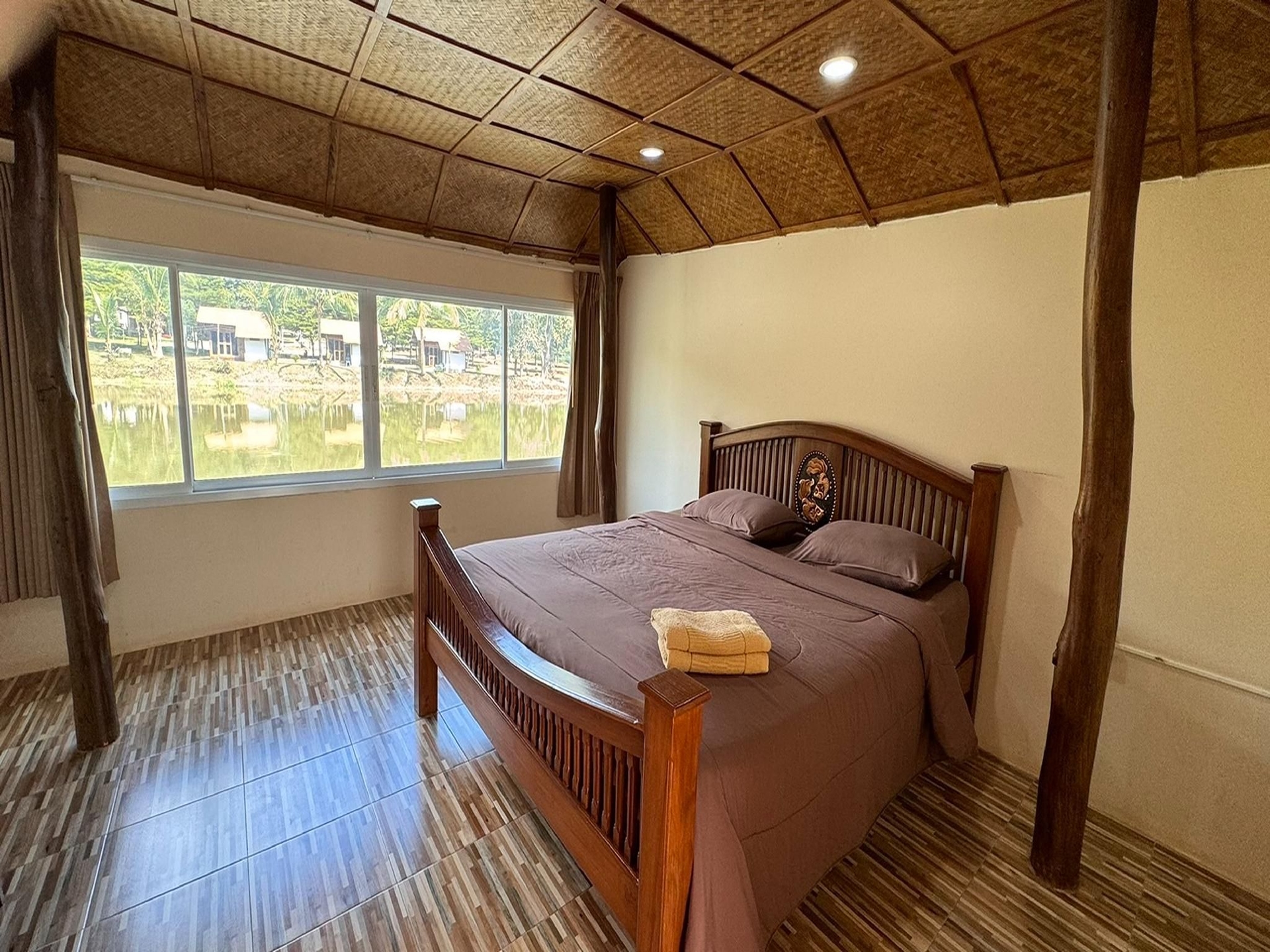 ฟ้าหลวง รีสอร์ท (Fahluang Resort)1