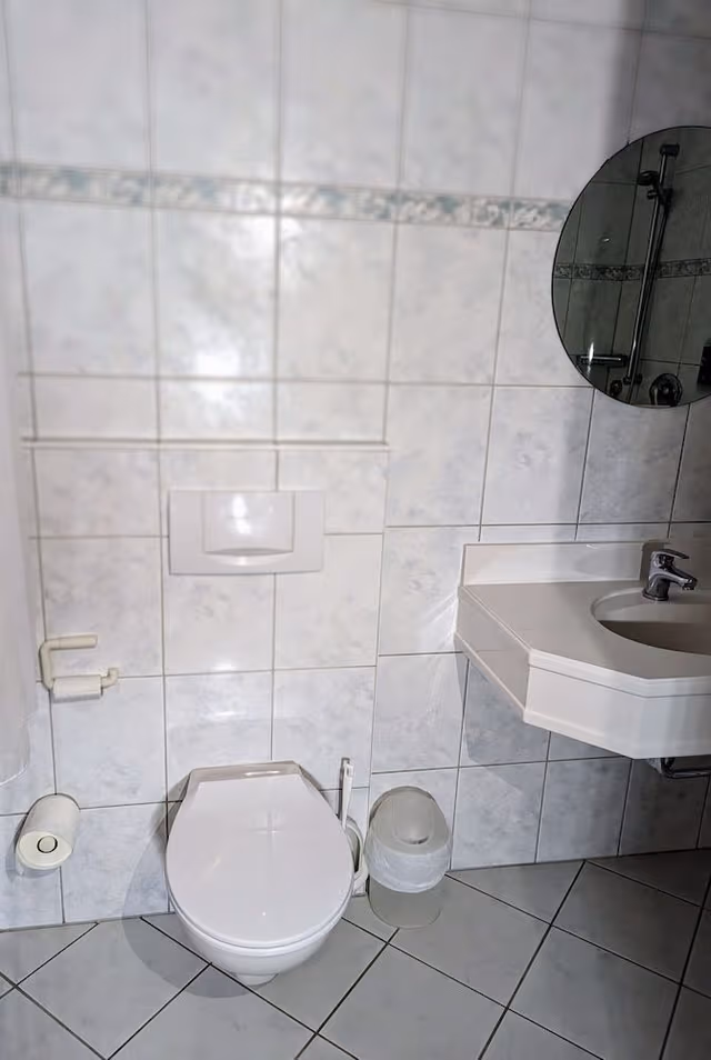 Single Room, Private Bathroom