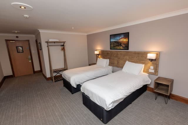 Standard Twin Room