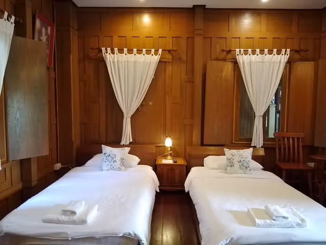 Deluxe Twin Room
