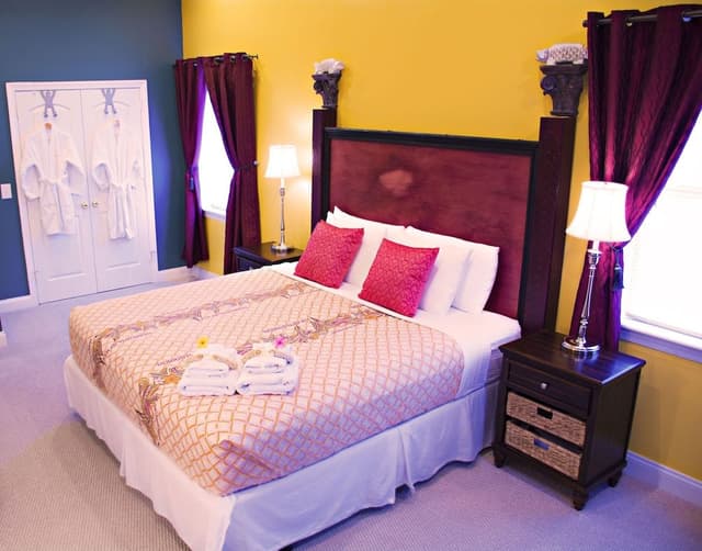 Room, 1 King Bed (Matai)