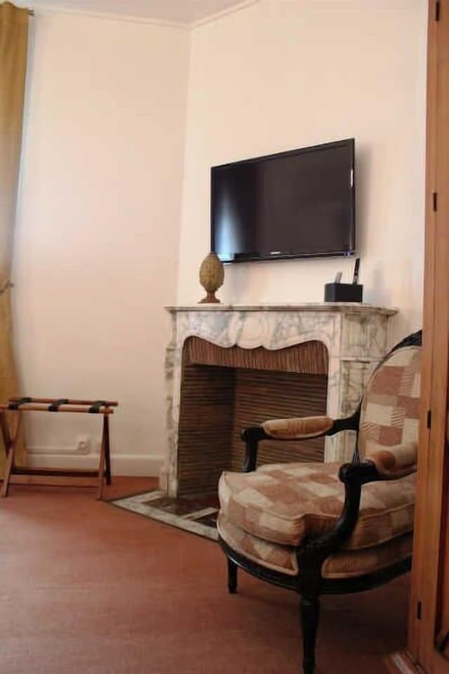Superior Double Room (Voltaire)