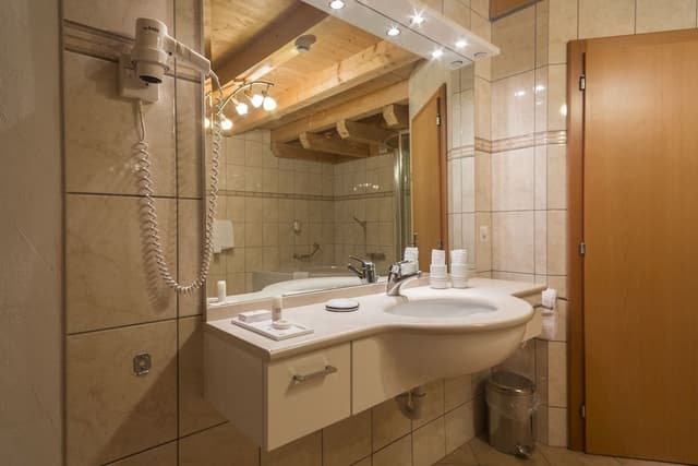 Large Triple Room - No View - Souterrain