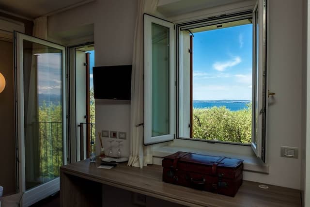 Double Room, Lake View (1st floor)
