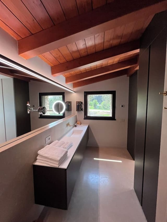 Luxury Studio Suite, Patio, Lake View (Accessible)
