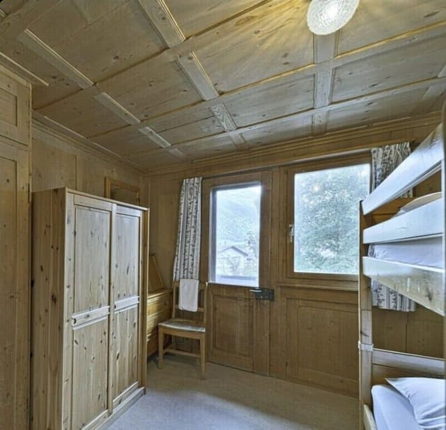 Basic Twin Room, Shared Bathroom