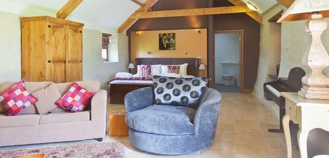 Superior Double Room, 1 King Bed, Courtyard View (Orchard)