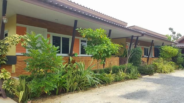 Baan Klang Nam
