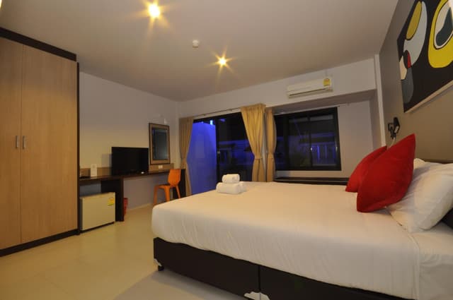 Standard Double Bed
