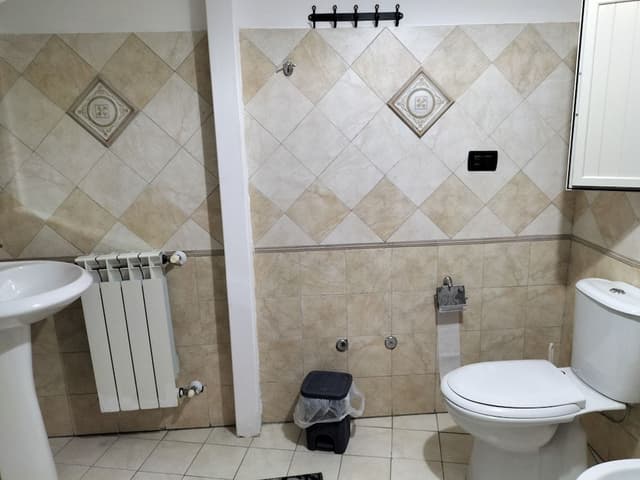 Economy Triple Room
