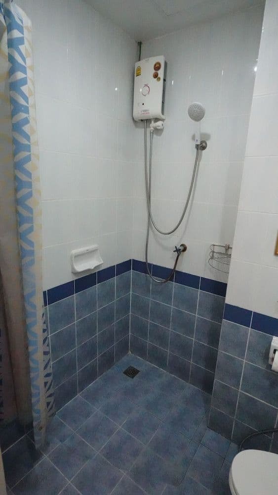 Deluxe with Pool Access
