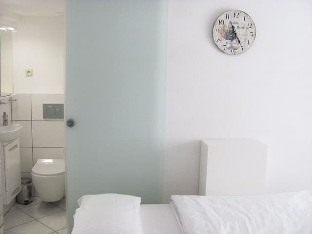 City Single Room, 1 Large Twin Bed, Non Smoking, Kitchenette (7)