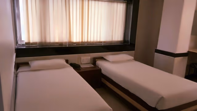 Deluxe Room, 1 King Bed