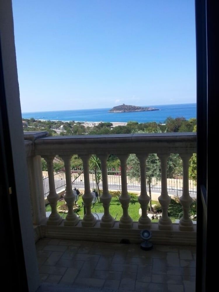 Hotel Villa Cerelis0