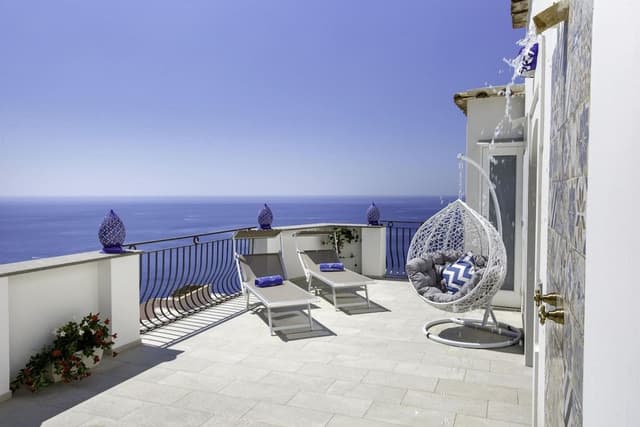 Villa, Smoking