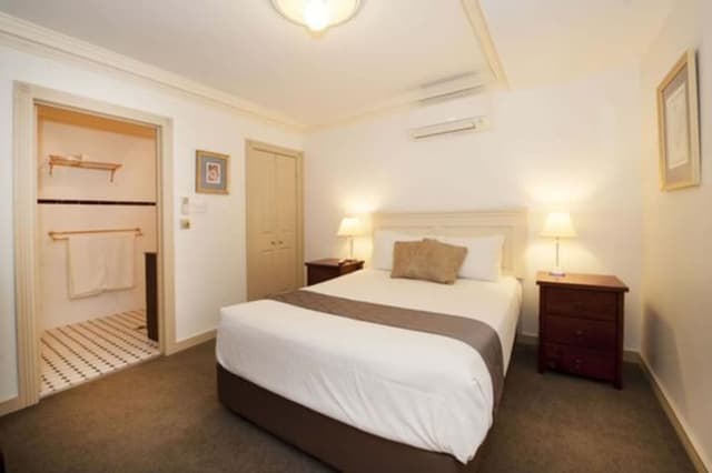 Standard Room, 1 Queen Bed