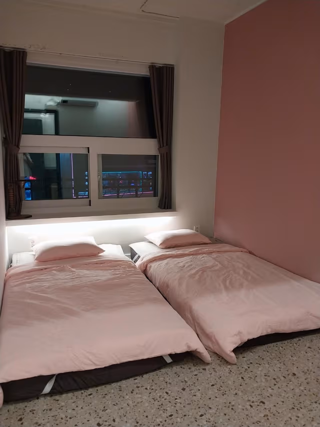 Twin Room - Female Only