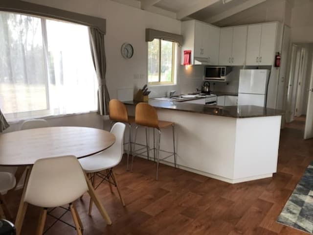 Deluxe Three Bedroom Cabin (6 Berth)