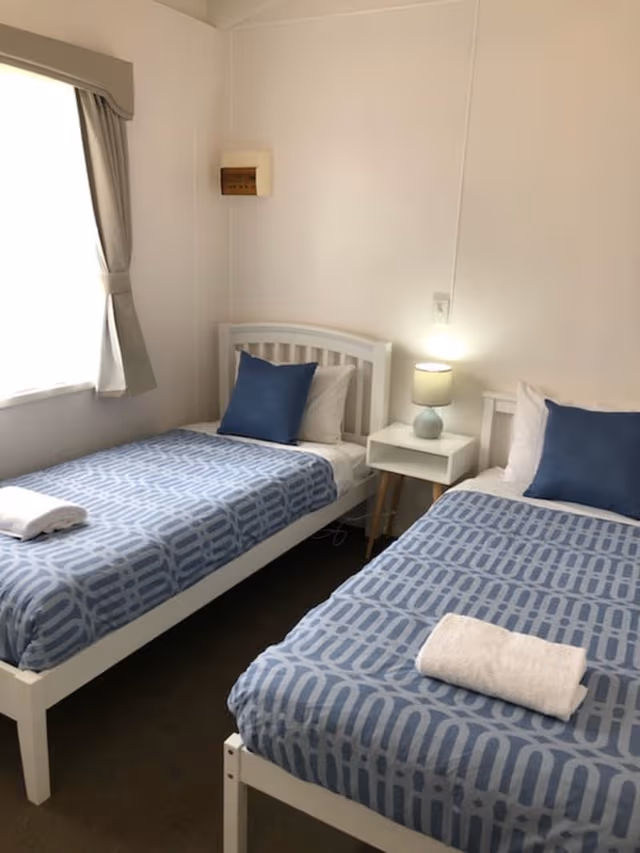 Deluxe Three Bedroom Cabin (6 Berth)