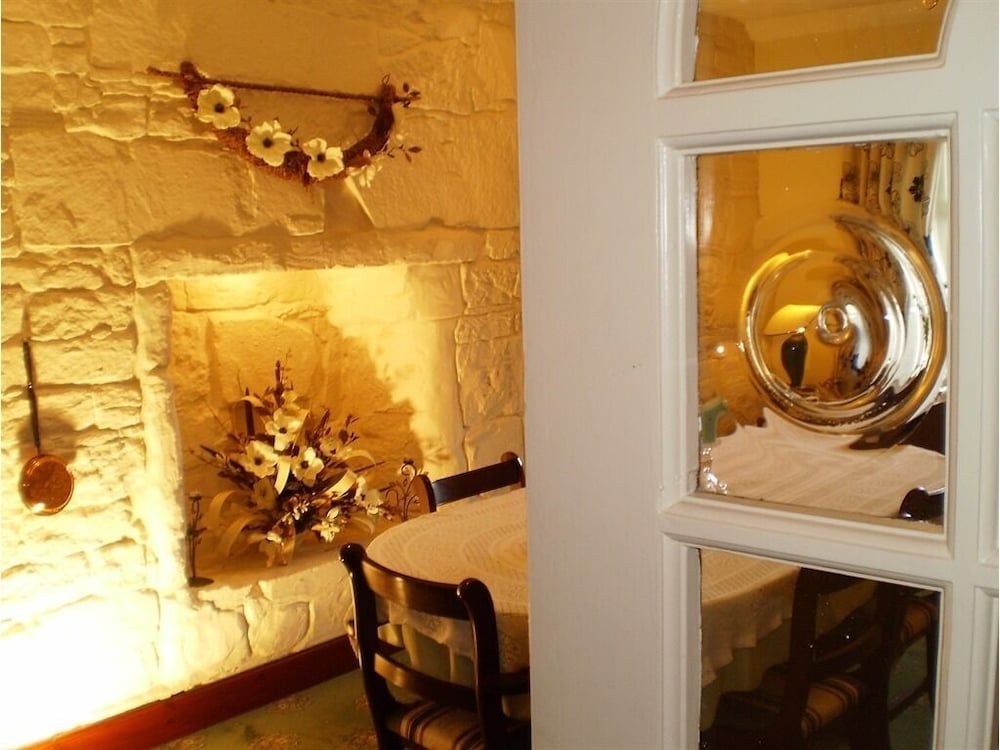 Shawlee Cottage2