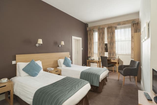 Twin Room (with Sea View)