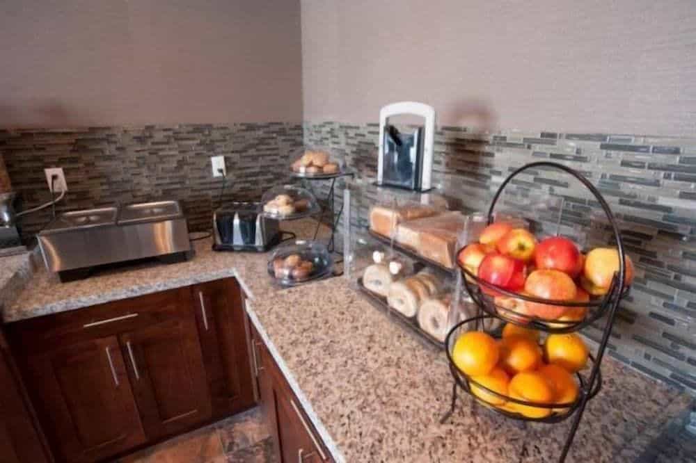 Western Star Inn and Suites Carlyle