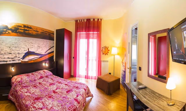 Double Room, 1 King Bed
