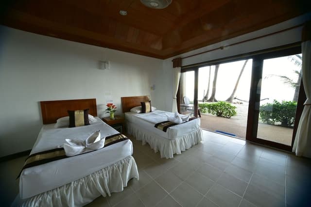 Standard Sea View Twin Beds with Fan